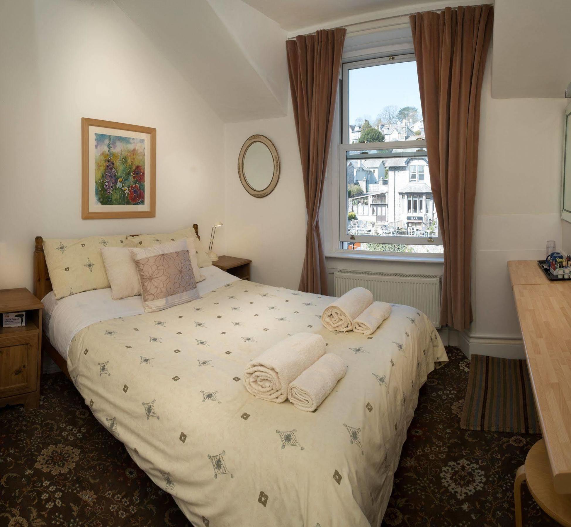 Somerset House B&B Grange-over-Sands Ngoại thất bức ảnh